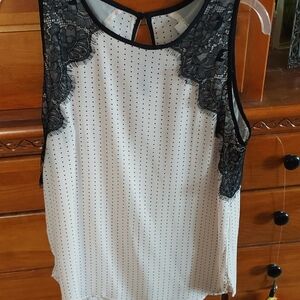 Loft sz M Black/pinkish white top